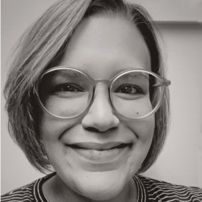 A headshot of Jasmin Bretana.